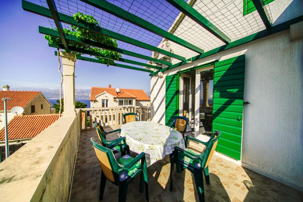 Apartments With A Parking Space Postira, Brac - 18472 Exterior photo